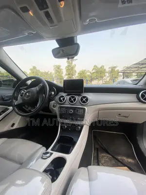 Mercedes-Benz GLA 250 2016 Gray