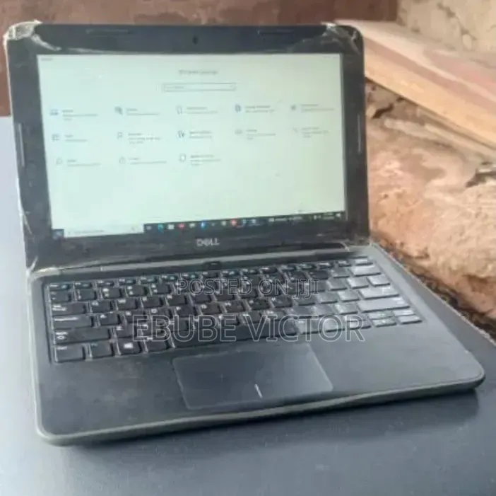 Laptop Dell Latitude 3190 4GB Intel Celeron SSD 60GB