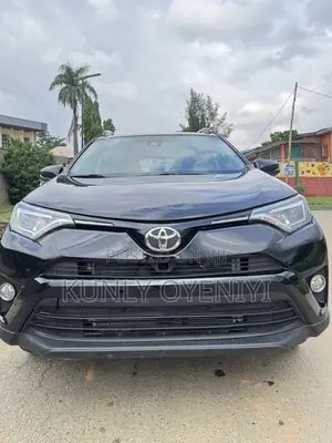 Toyota RAV4 XLE 4dr SUV (2.5L 4cyl 6A) 2018 Black