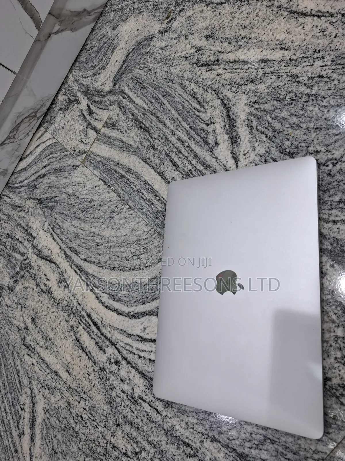 Laptop Apple MacBook Pro 2020 16GB Intel Core i5 SSD 1T