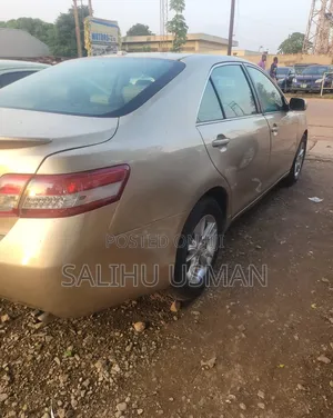 Toyota Camry 2010 Gold