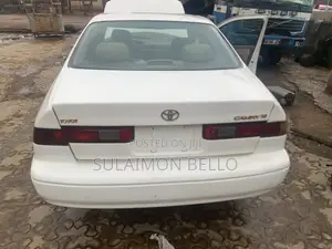 Toyota Camry 2001 White