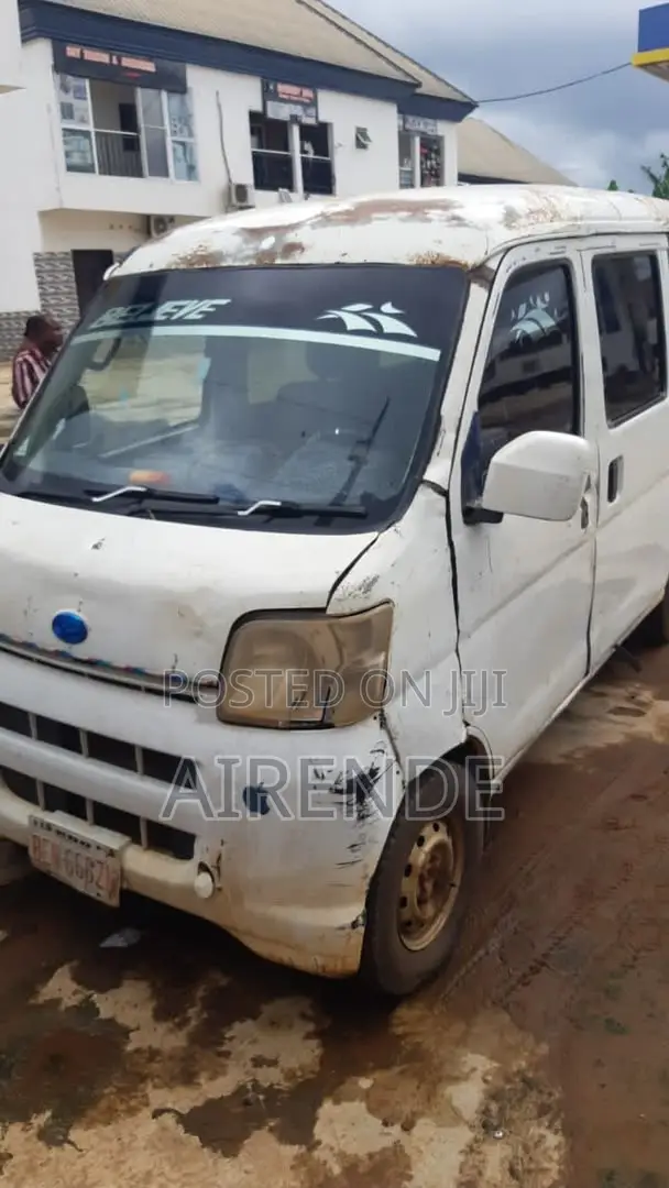 Chevrolet 3500 2018 White