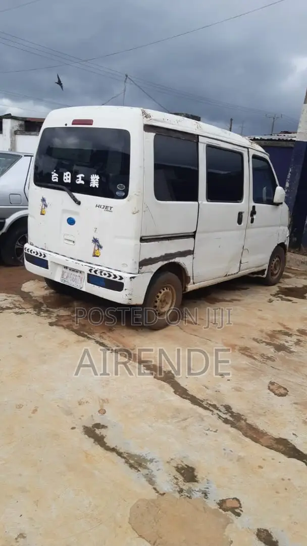 Chevrolet 3500 2018 White