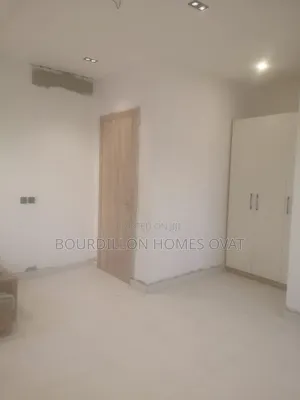 Mini Flat in Lekki Phase 1 for rent
