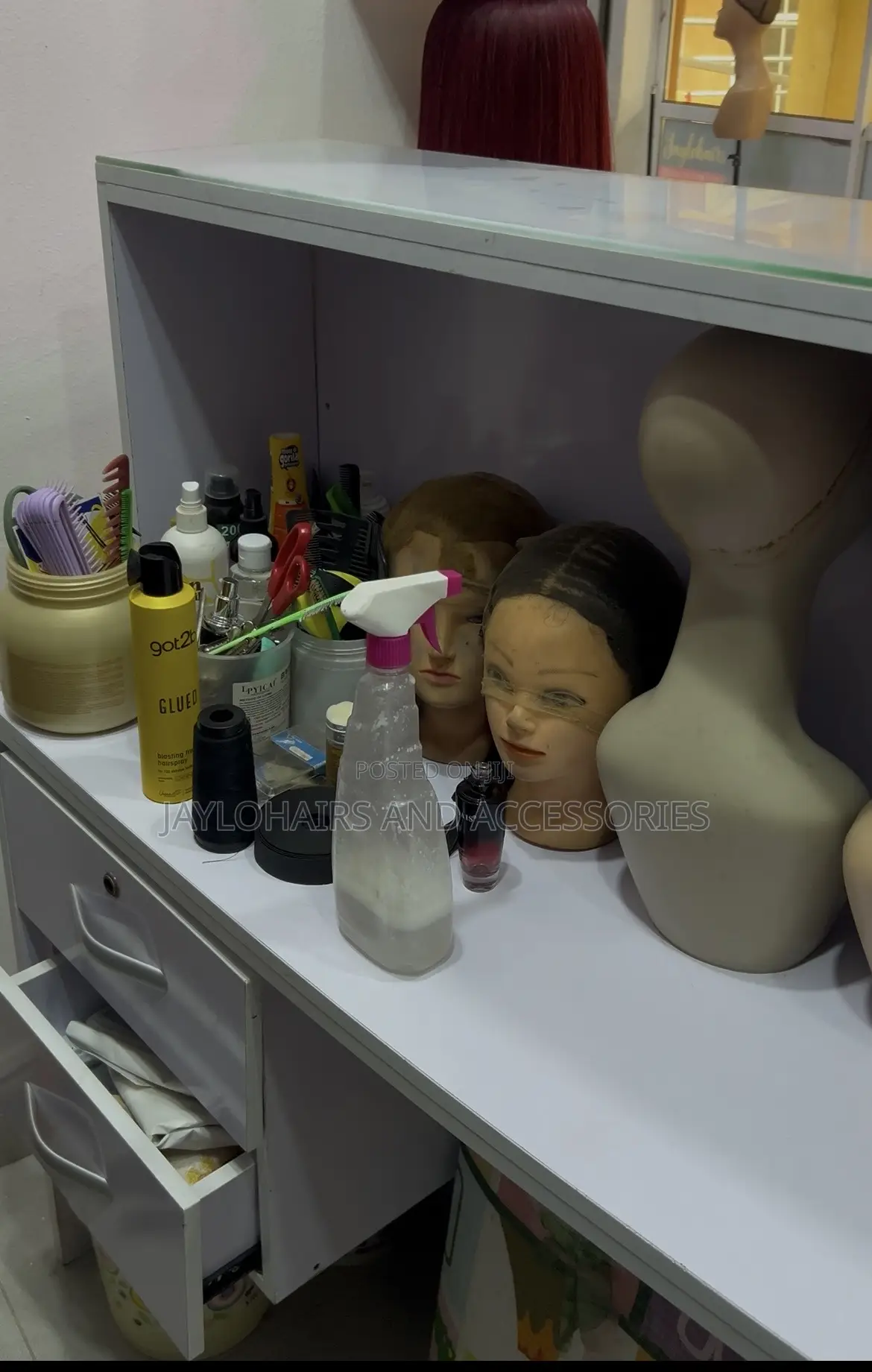 Quality Wig Shelf