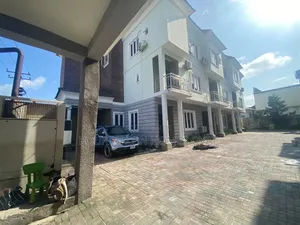 4bdrm Duplex in Osapa Lekki for rent