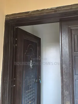 2bdrm Apartment in Lekki Phase 1 for rent