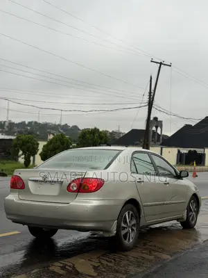 Toyota Corolla LE 2004 Gold