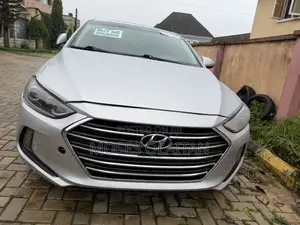 Hyundai Elantra SEL 2018 Silver