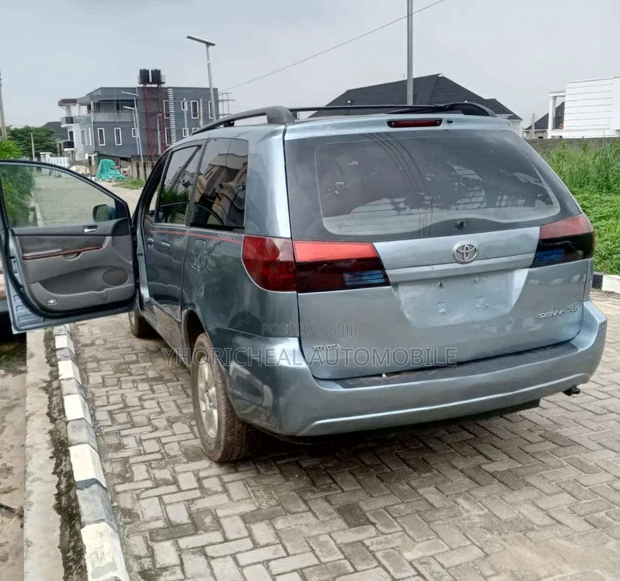 Toyota Sienna 2005 Blue