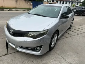 Toyota Camry 2014 Silver