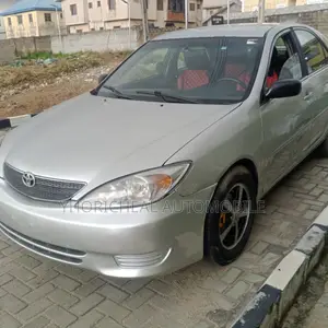 Toyota Camry LE 4dr Sedan (2.4L 4cyl 4A) 2004 Silver