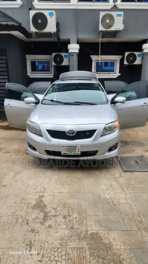 Toyota Corolla 2010 Silver