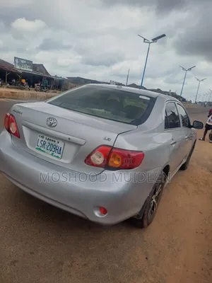 Toyota Corolla 2009 Silver
