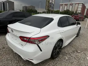 Toyota Camry 2018 White