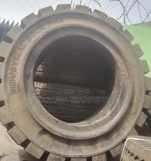 28×9-15 Forklift Tyre