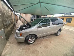 Toyota Sienna 2002 Green