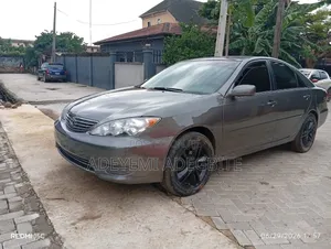 Toyota Camry 2005 Gray