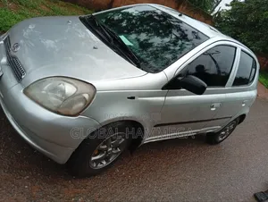 Toyota Yaris 1.3 2005 Silver