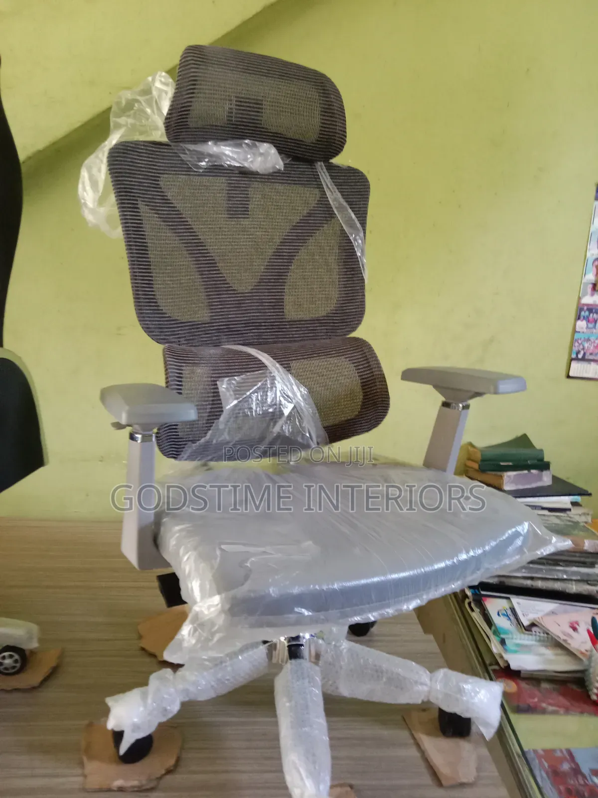 Ergonomic Mech Chair