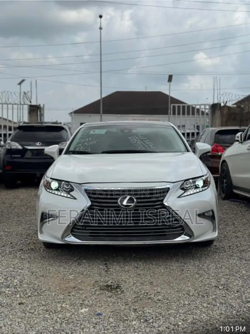 Lexus ES 2016 White
