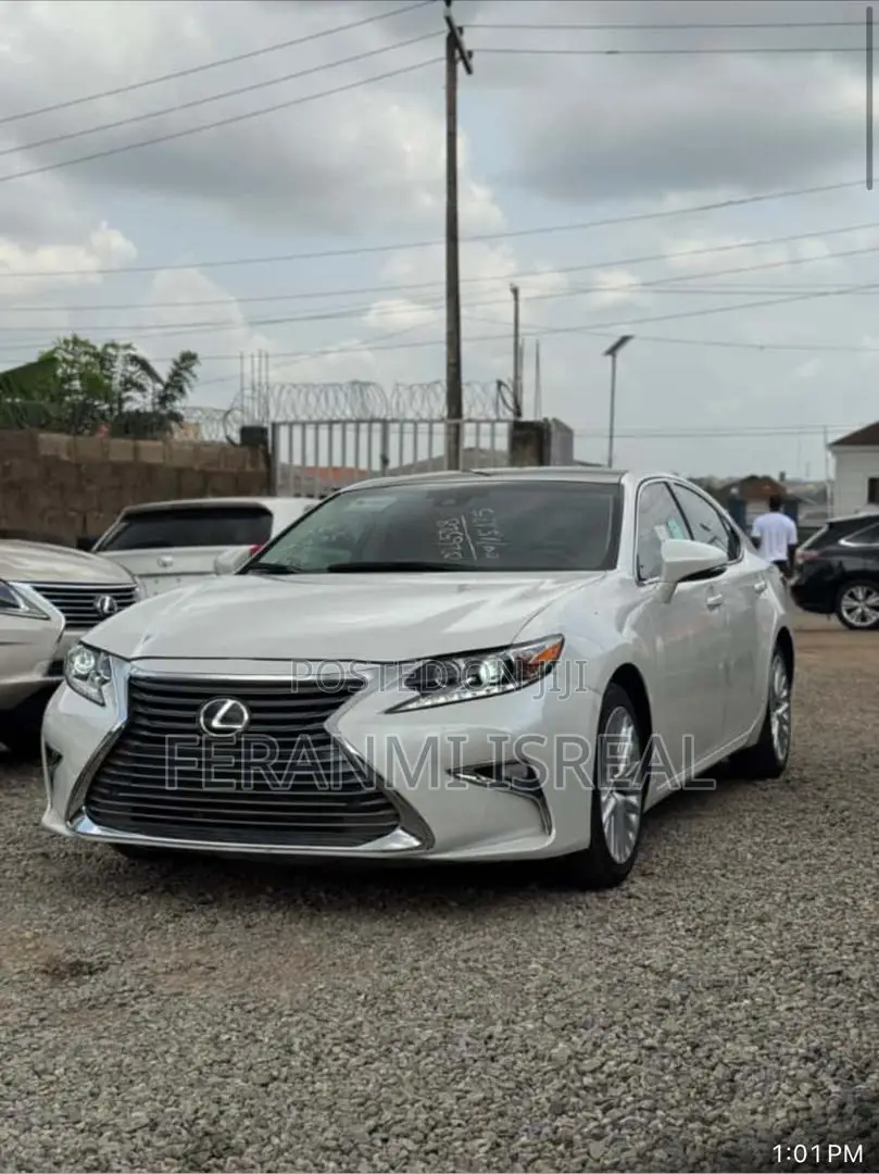 Lexus ES 2016 White