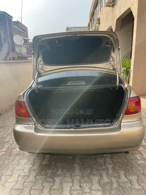 Toyota Corolla 2004 Gold