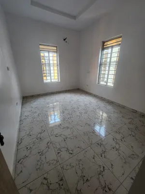Mini Flat in Ikota for rent