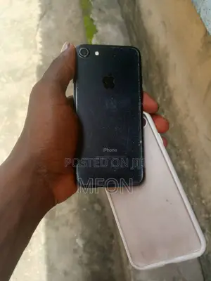 Apple iPhone 7 32 GB Black