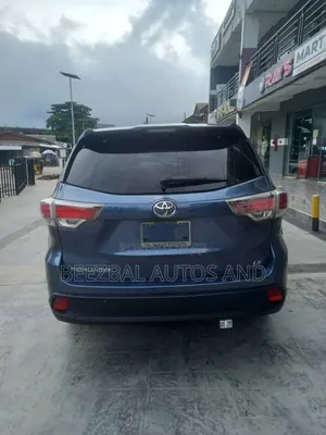 Toyota Highlander LE 4dr SUV (3.5L 6cyl 6A) 2015 Blue