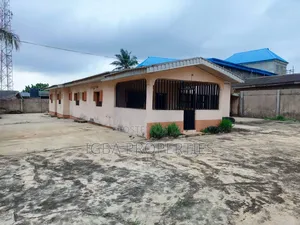 5bdrm Bungalow in Ijede / Ikorodu for rent