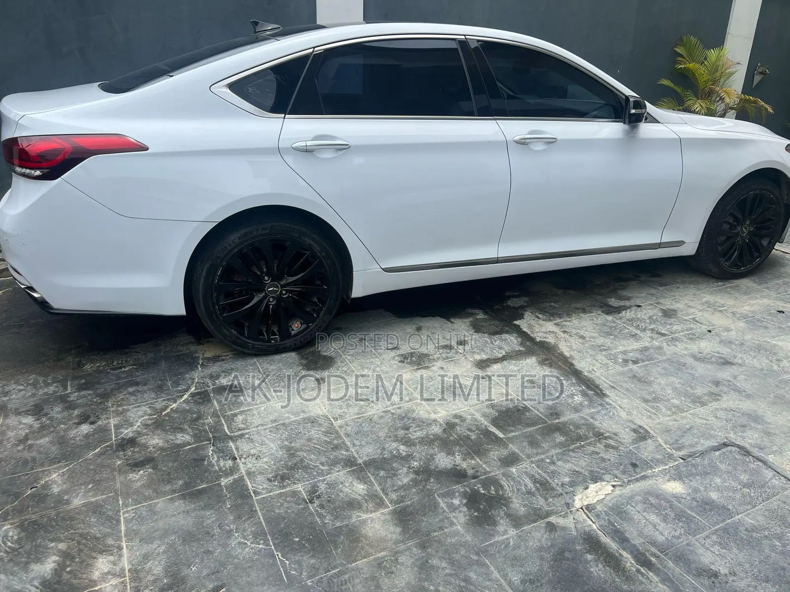 Hyundai Genesis 2015 White