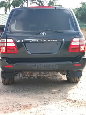 Toyota Land Cruiser 2004 Black