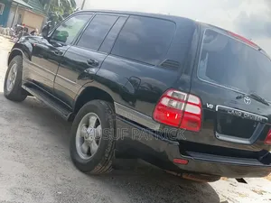Toyota Land Cruiser 2004 Black