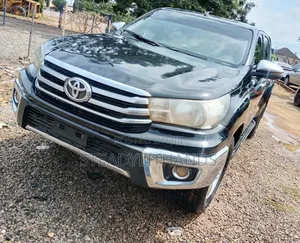 Toyota Hilux 2018 Black