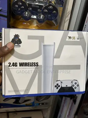 Plug-and-Play 2.4g Wireless Game Controller With Over 30000+ Games
