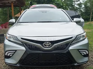 Toyota Camry 2022 Silver