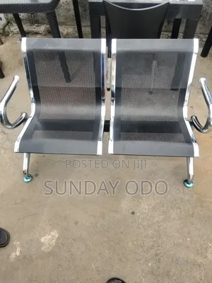 2 in 1 Airport Chair