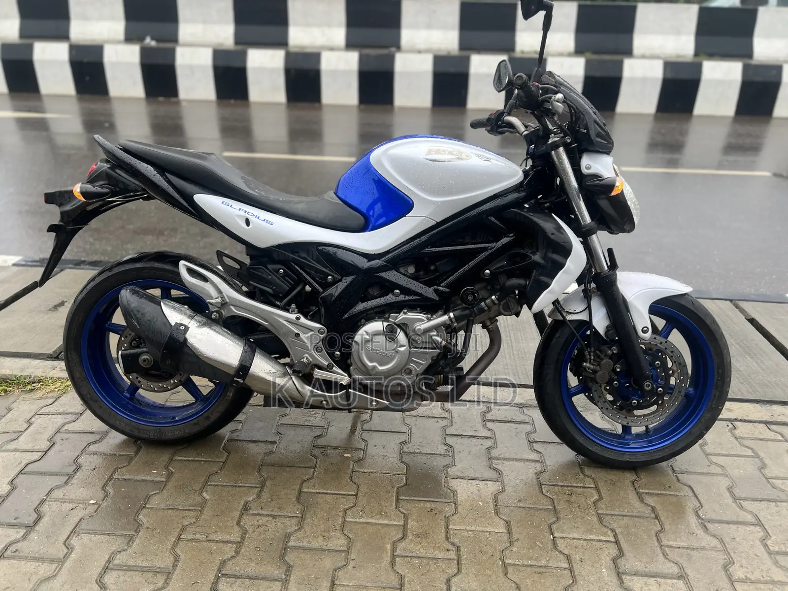 Suzuki SFV650 2016 Blue