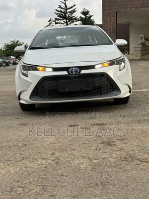 Toyota Corolla Hybrid SE 2023 White