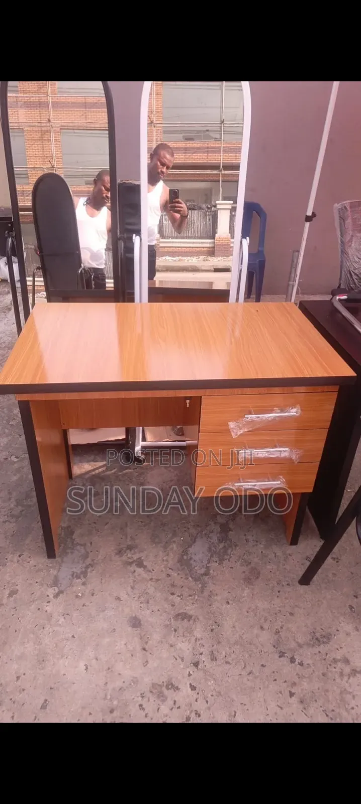 4 Ft Office Table