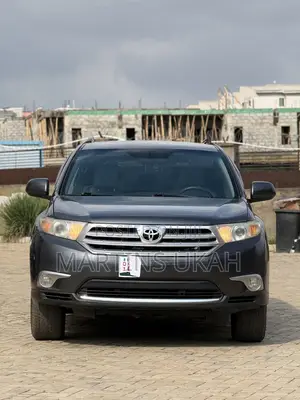 Toyota Highlander 3.5L 4WD 2013 Gray
