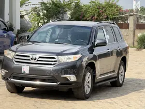 Toyota Highlander 3.5L 4WD 2013 Gray