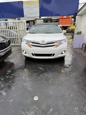 Toyota Venza Limited 2010 White