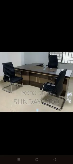 Executive Set of Office Chair and Table