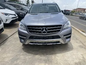 Mercedes-Benz M Class ML350 4MATIC 4dr SUV AWD (3.5L 6cyl 7A) 2014 Gray