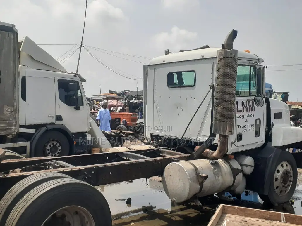 MAN T42 2001 White