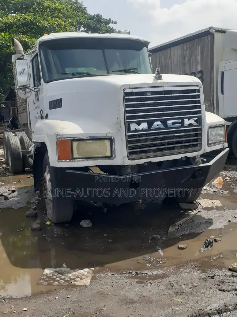 MAN T42 2001 White
