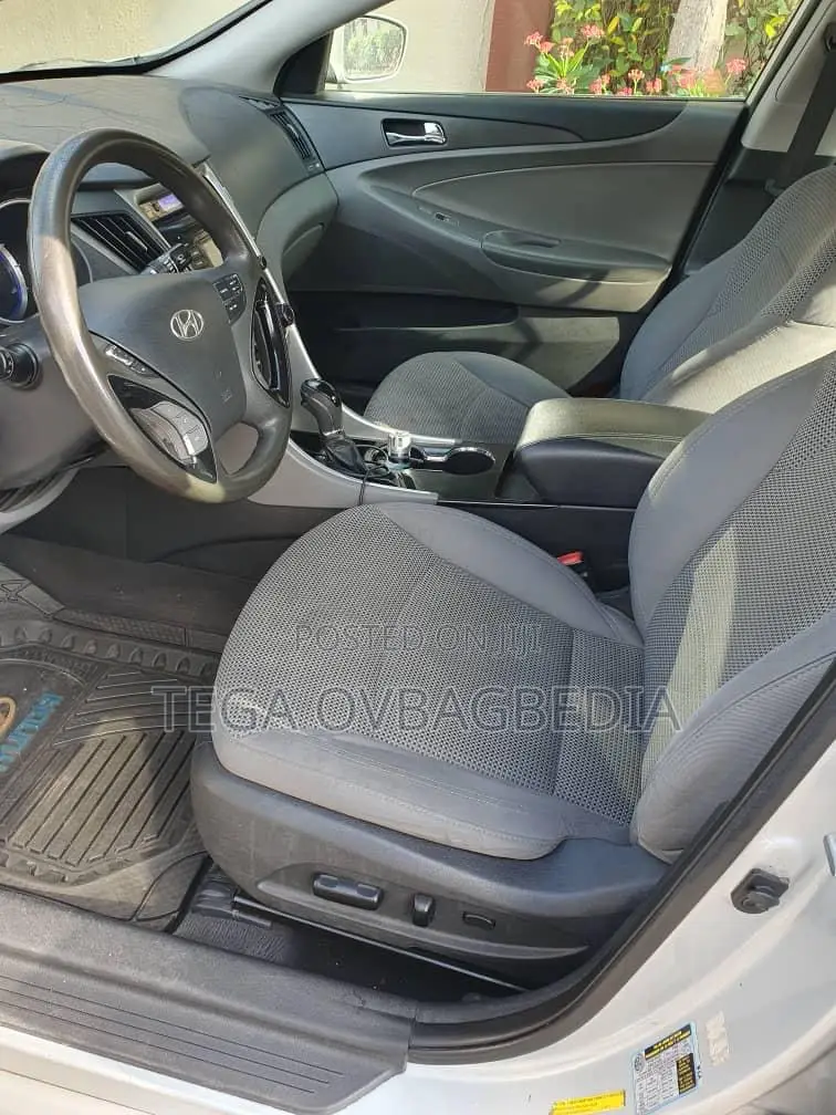Hyundai Sonata 2012 Silver